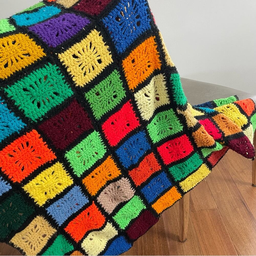 Vintage | Handmade Hand Crocheted Granny Square Flower Garden Blanket Afghan - Picture 2 of 6